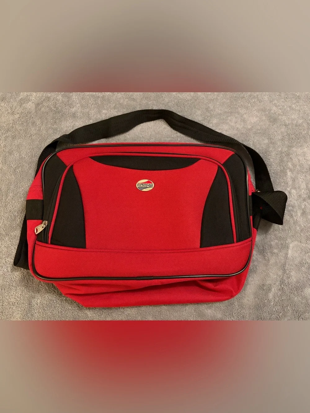 American Tourister travel bag